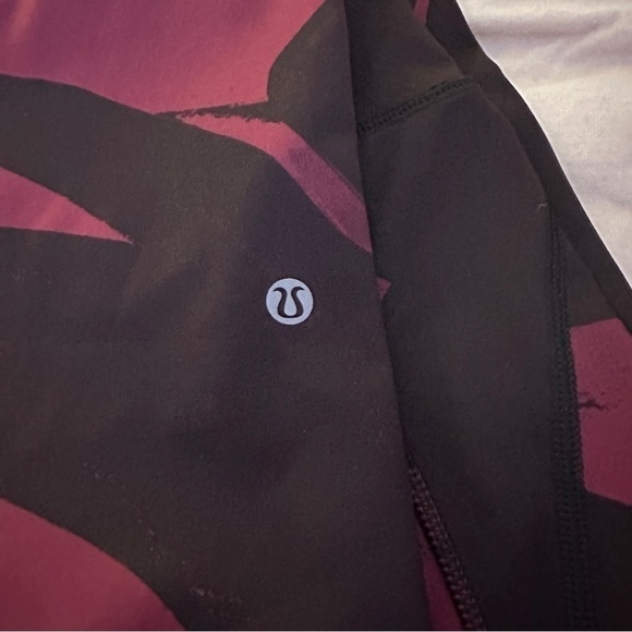 Lululemon All Sport Crop Leggings Back Spin Stroke Purple size 4 - Picture 9 of 9